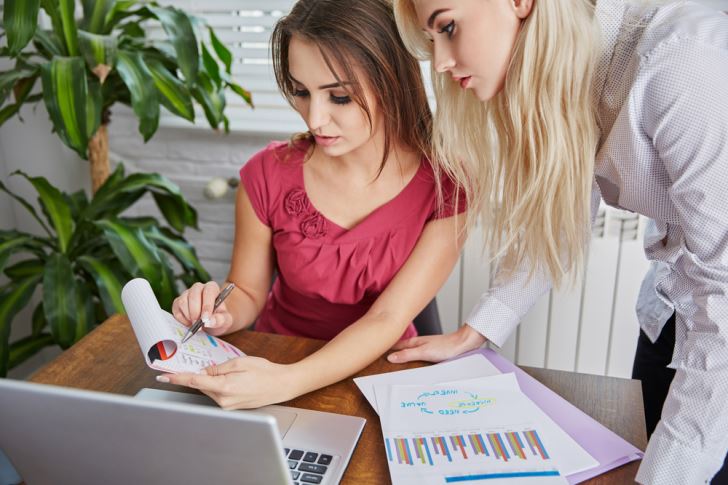 How to Turn Your Real World Expertise into Digital Authority Now